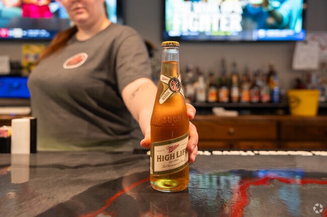 The Rose Garden in Mozart offers outdoor seating and cold drinks.