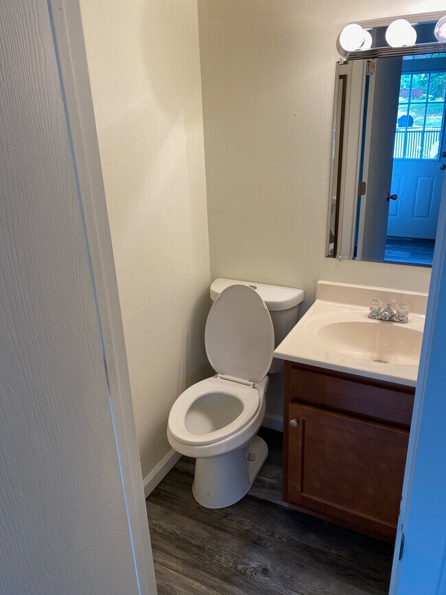 104 Hidden Cove unit 106, Scott Depot, WV 25560 - photo 3