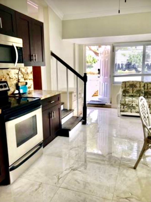 3221 NE 7th St, Pompano Beach, FL 33062