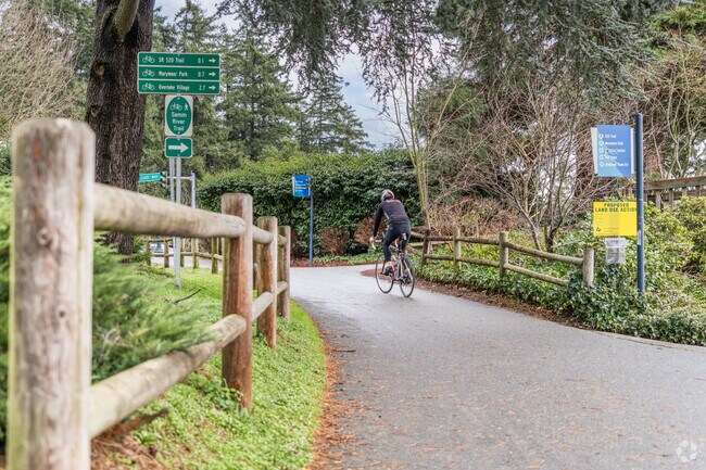 Sammamish River Trail in Downtown Redmond is great for bike enthusiasts.