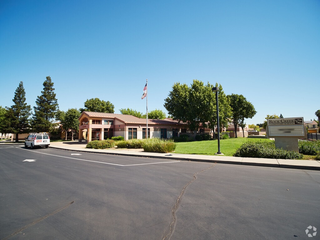Rock Creek Elementary School is in the Sunset West neighborhood.