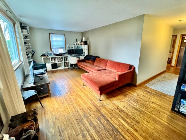 *Pictures are representative samples of the advertised unit. In some cases, the actual units you tou