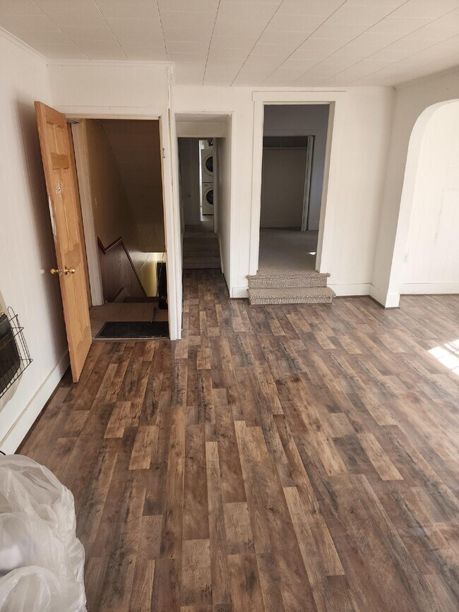 510 Chestnut St unit 510 1/2 Chestnut Str, Sunbury, PA 17801 - photo 3