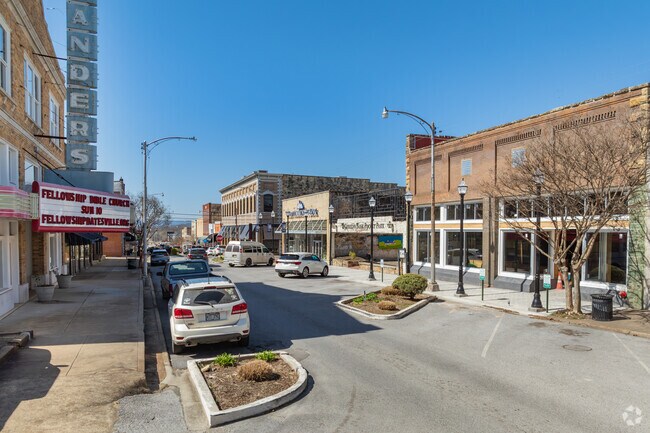 Batesville's historic downtown district is steeped in rich heritage and boasts an array of local eateries and boutiques.