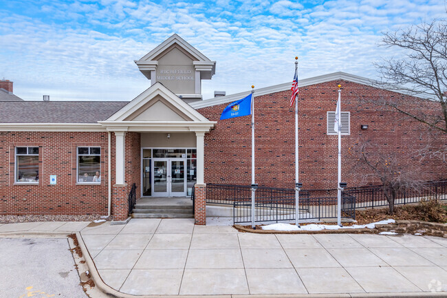 The entry to Richfield Middle school.
