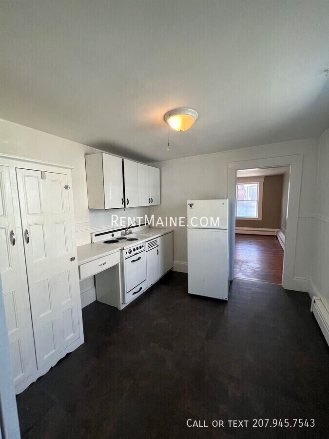 198 Center St unit 1, Old Town, ME 04468 - photo 1