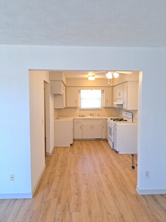 410 Westminster St Unit 410 N Westminster, Bixby, OK 74008