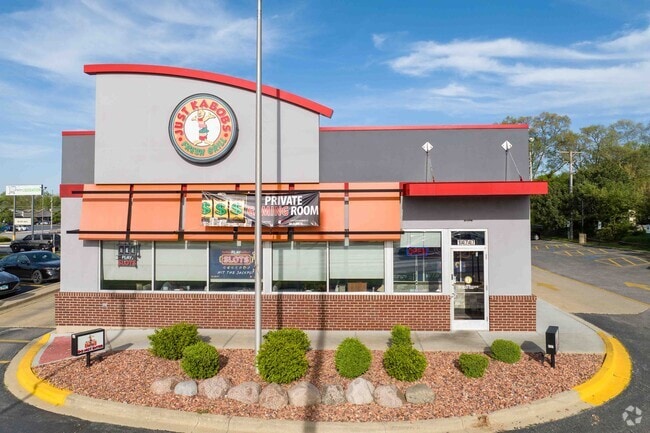 Just Kabobs Greek restaurant in Midlothian offers amazing food.