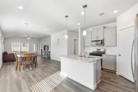 216 Shore Pointe Ct, Montgomery, TX 77356 - photo 2