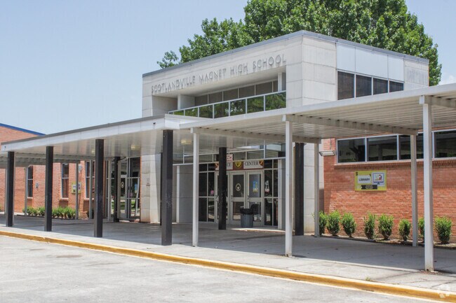 Scotlandville Magnet High School prepares students for college and careers.