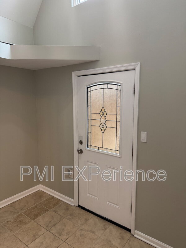 8203 Comet Dr, Fort Washington, MD 20744 - photo 2