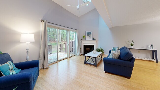 20 Hawthorne Village unit C, Franklin, MA 02038 - photo 2
