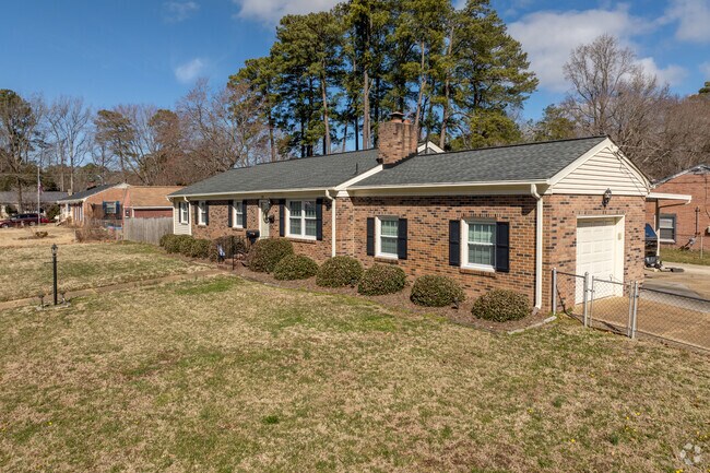 Ranch brick homes are plentiful within the Palmer community.
