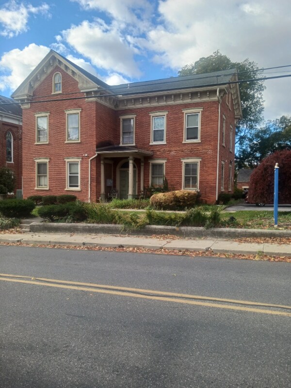 323 N George St Unit 3, Millersville, PA 17551