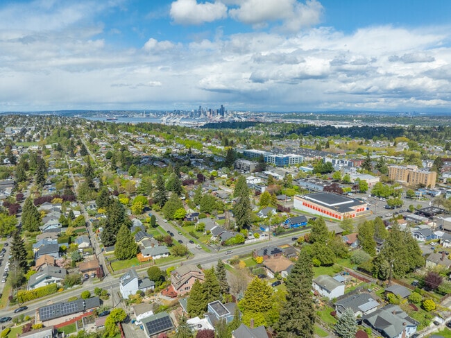 Fairmount Park is a quiet residential neighborhood in the heart of west Seattle.