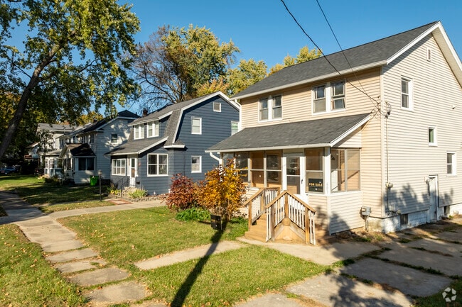 Homes neatly line the streets of Nicholls.
