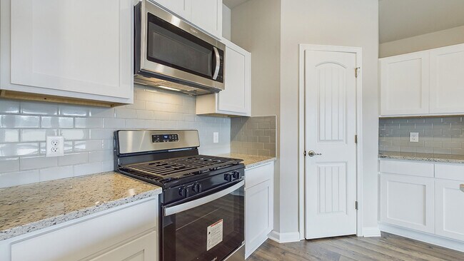 363 Crowne Parc Dr, Opelousas, LA 70570 - photo 5