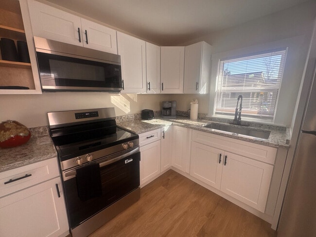 104 Cannon Ave unit ID1368861P, Greer, SC 29651 - photo 4