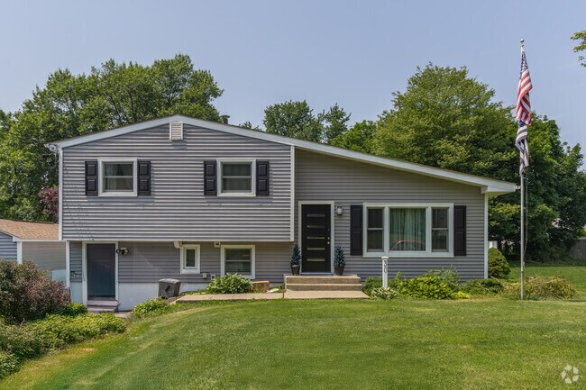 Discover split level homes in Fishkill, often priced between $375,000 and $650,000 depending on size and updates.