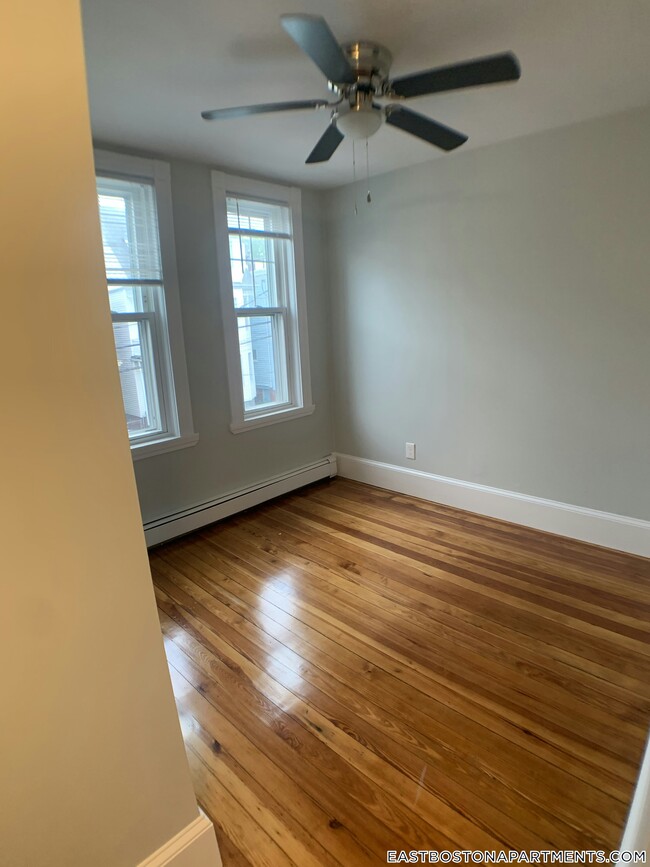 114 Falcon St Unit 2, Boston, MA 02128