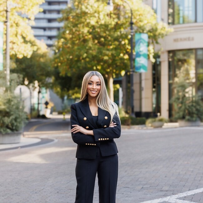 Agent Photo