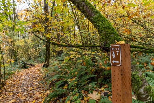 SW Trails 7 cuts through Lesser Park on its way to PPC in Portland's Far Southwest.