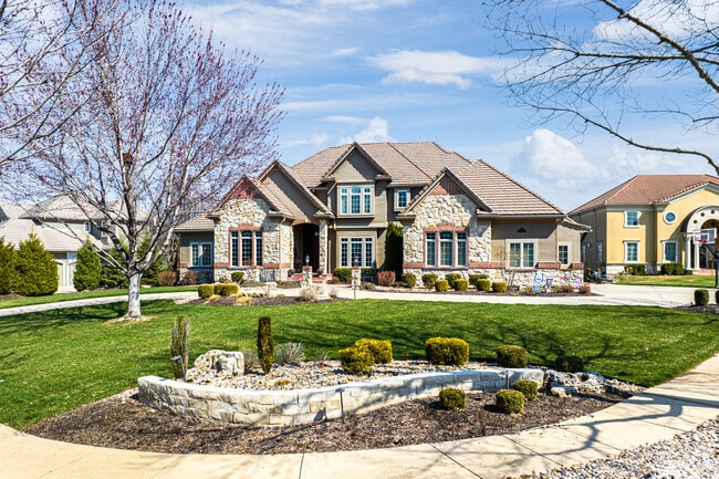 New Traditional homes are popular in Central Overland Park.