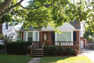 1709 W Farnum Ave, Royal Oak, MI 48067