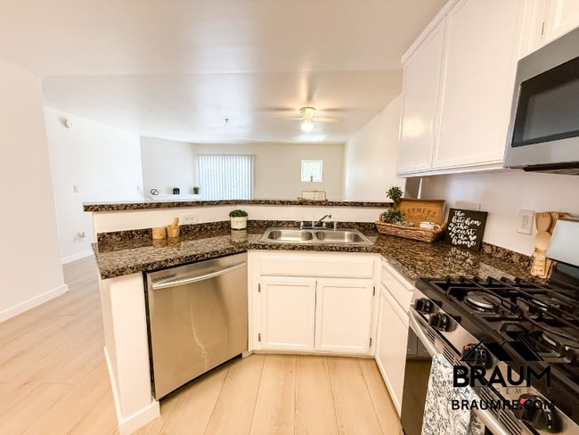 7323 Winnetka Ave, Winnetka, CA 91306 - photo 6