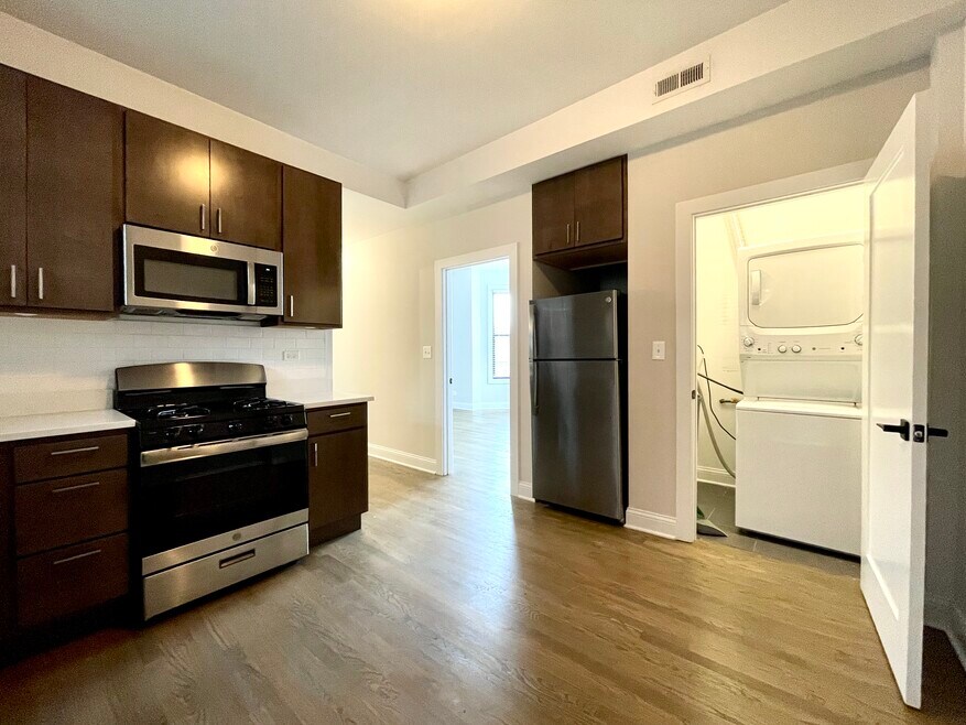 3405 W Fullerton Ave unit 2, Chicago, IL 60647 - photo 1