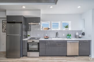 3860 Bridge Way N, Seattle, WA 98103