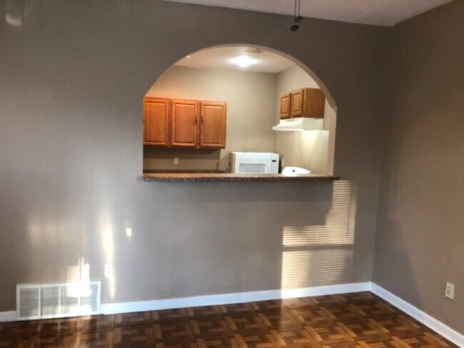 1102 College St, Memphis, TN 38106 - photo 2