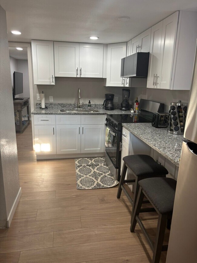 2220 Nome St, Aurora, CO 80010