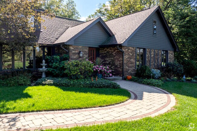 Brick pavers and beautiful homes can be discovered in CMC near Rockford.
