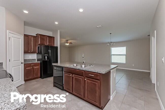 11222 Leland Groves Dr, Riverview, FL 33579 - photo 5