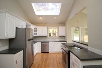 11731 SW 41st Ave Unit Upper-Main, Portland, OR 97219