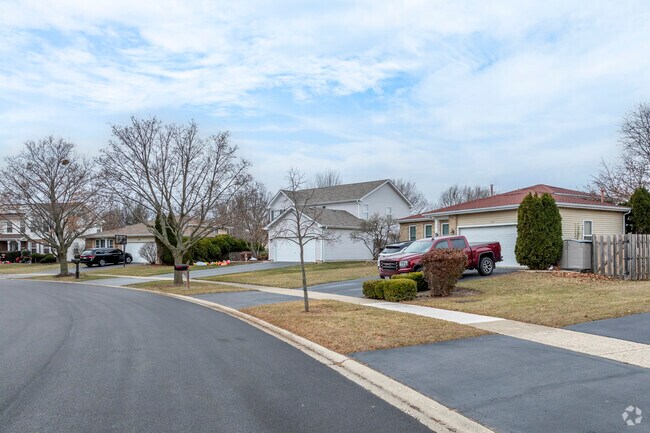The curved residential streets of Hickory Oaks are a great place for kids to play.