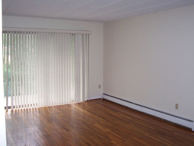 539 Lowell Ave unit 539-02, Cincinnati, OH 45220 - photo 4