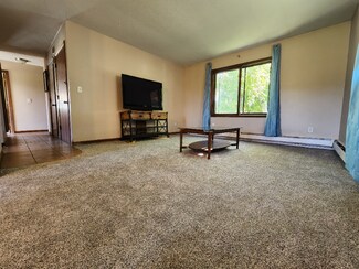 719 21st St S, Fargo, ND 58103