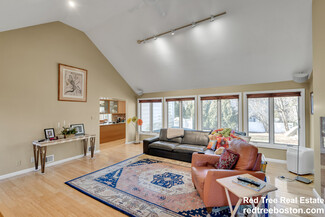 829 Chestnut St Unit 1, Waban, MA 02468