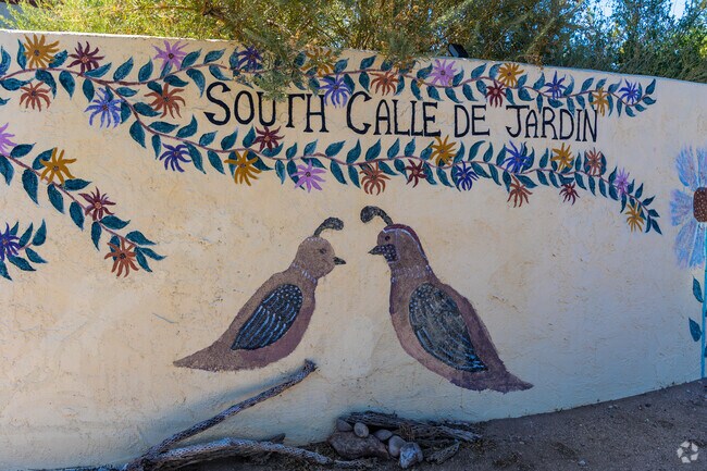 Walls in San Clemente feature a variety of locally painted artwork.