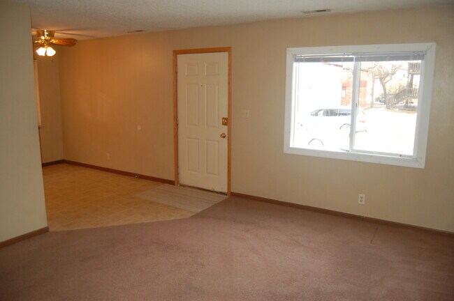 4945 Walker Ave unit 3, Lincoln, NE 68504 - photo 3