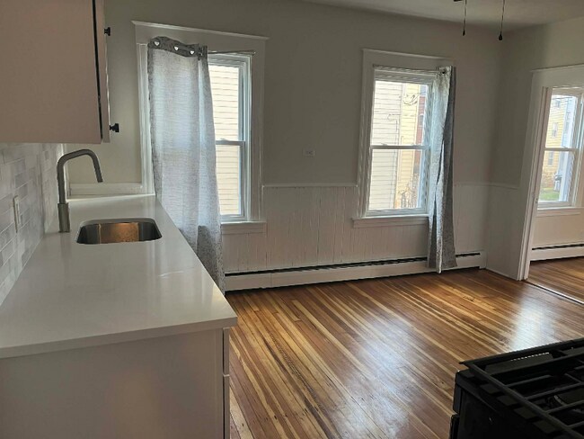 45 Clinton St unit Floor 1, New Britain, CT 06053 - photo 5