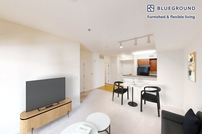 24 Union Square unit FL2-ID10655A, Union City, CA 94587 - photo 4