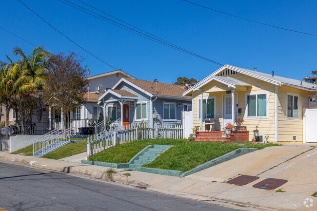 Colorful craftsman homes halfway up the hill in Signal Hill.