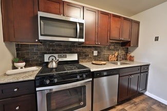215 Woodhill Dr, Glen Burnie, MD 21061