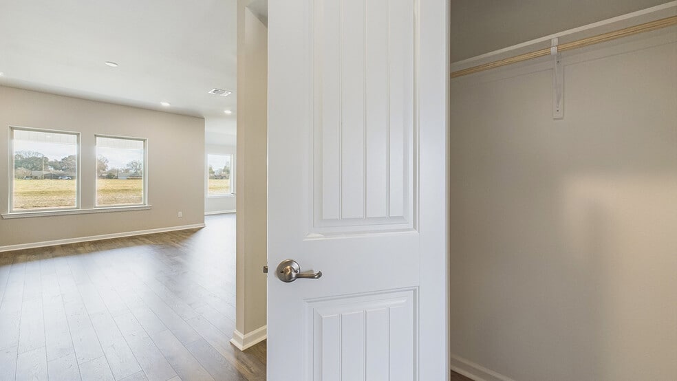 300 Oak Heights Dr, Duson, LA 70529 - photo 1