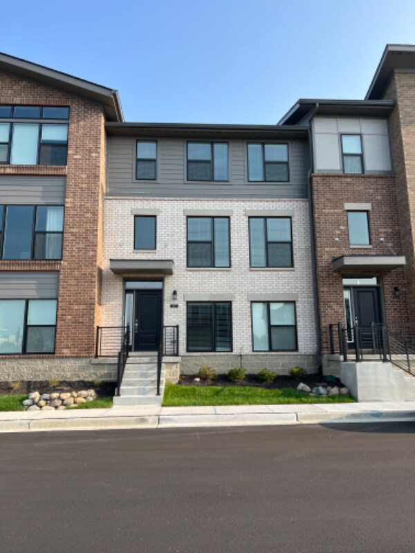 677 Golborne St, Carmel, IN 46032