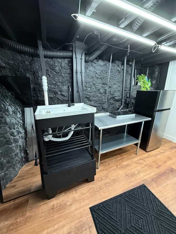 82 W Broadway unit Room A, Derry, NH 03038 - photo 5