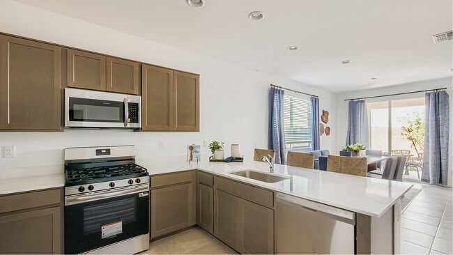 9731 W Monterey Way, Phoenix, AZ 85037 - photo 4